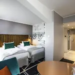 Mercure Centrum 4* بوزنان