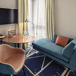 Mercure Centrum فندق بوزنان
