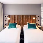 Mercure Centrum فندق بوزنان