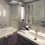 波兹南中心美居酒店 4*