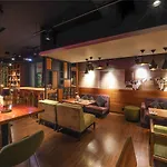 波兹南中心美居酒店