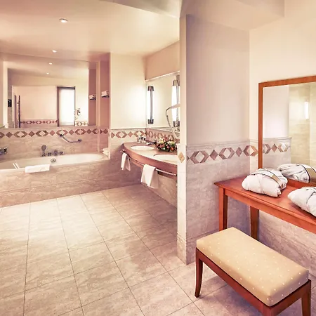 Mercure Centrum Hotel 4*