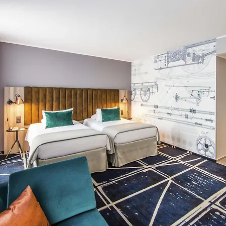 Mercure Centrum فندق بوزنان