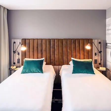 Mercure Centrum فندق بوزنان