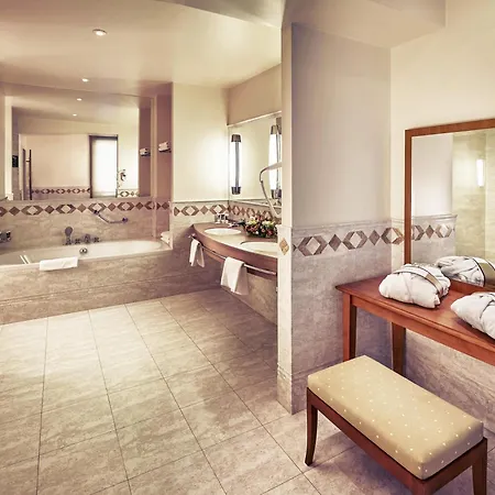 ホテル メルキュール ポズナン