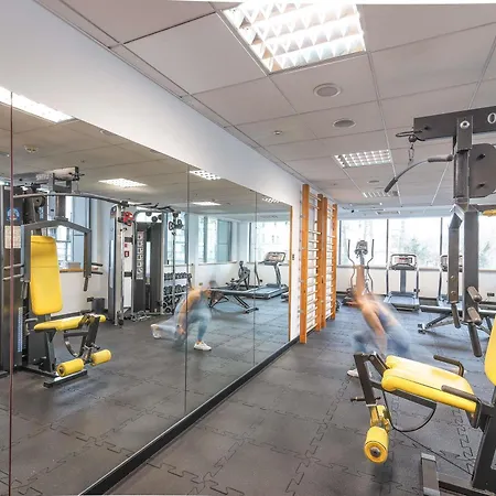 فندق Mercure Centrum بوزنان