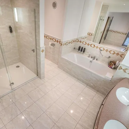 فندق Mercure Centrum 4*