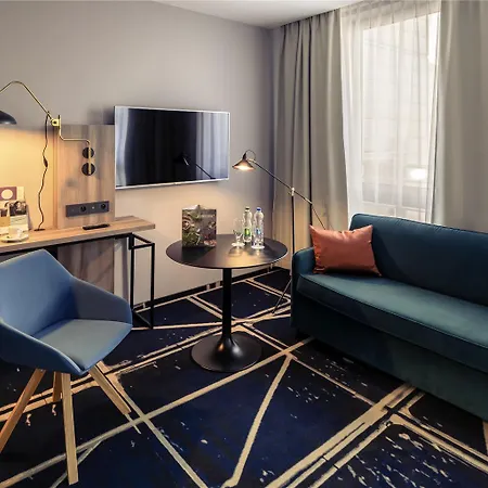 Mercure Centrum فندق بوزنان