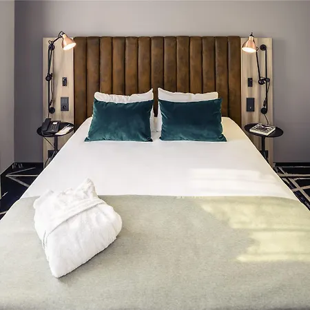 Mercure Centrum فندق بوزنان