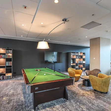 Mercure Centrum 4* بوزنان