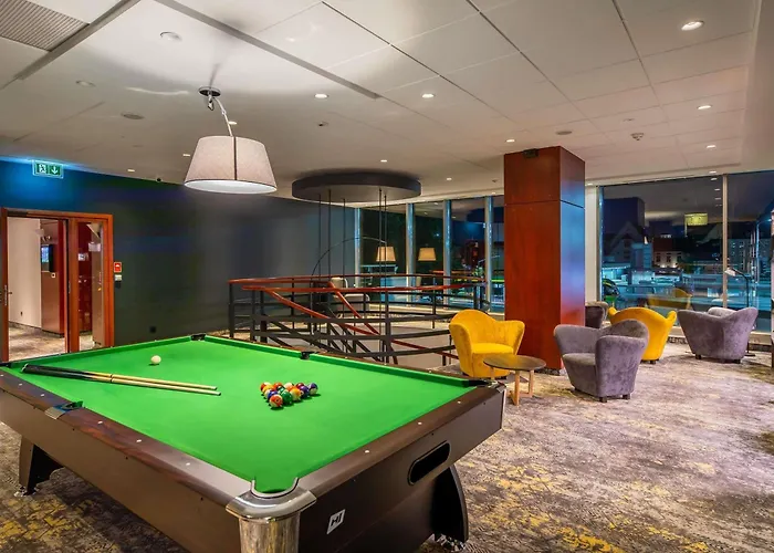 Mercure Centrum 4* بوزنان