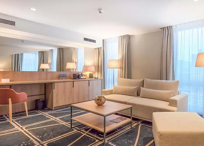 فندق Mercure Centrum 4*