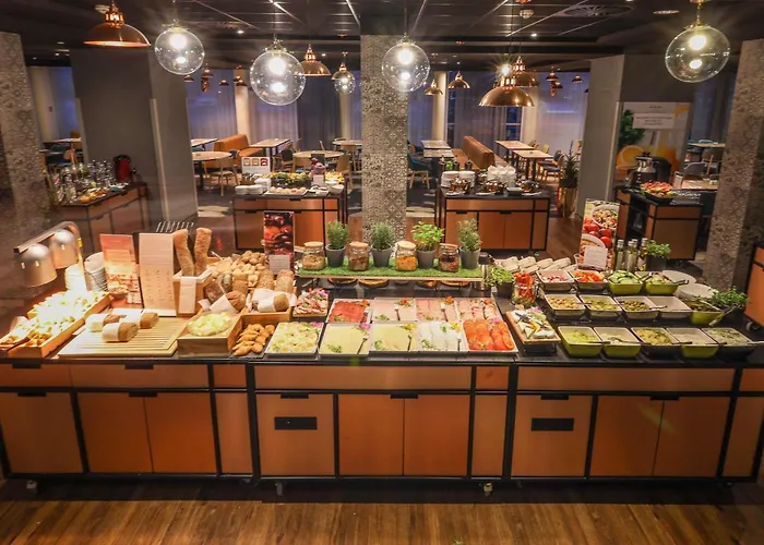 Mercure Centrum 4* بوزنان