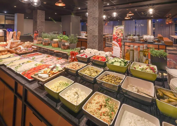 Mercure Centrum 4* بوزنان